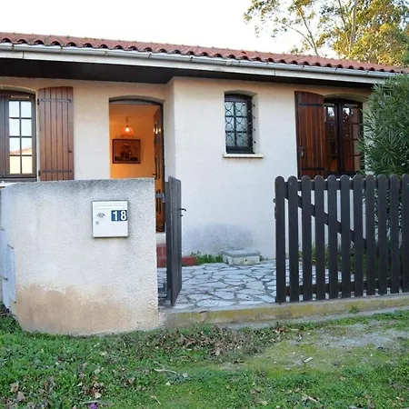 Maison Avec Grand Jardin Donnant Sur Un Champ St Cyprien Sc000-018 *