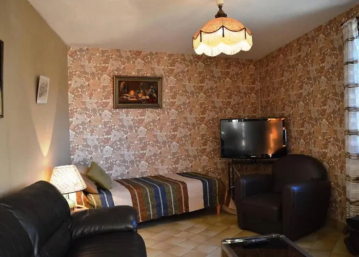 Villa Maison Avec Grand Jardin Donnant Sur Un Champ St Cyprien Sc000-018
