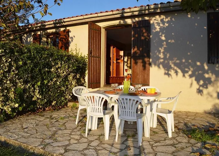 Maison Avec Grand Jardin Donnant Sur Un Champ St Cyprien Sc000-018
